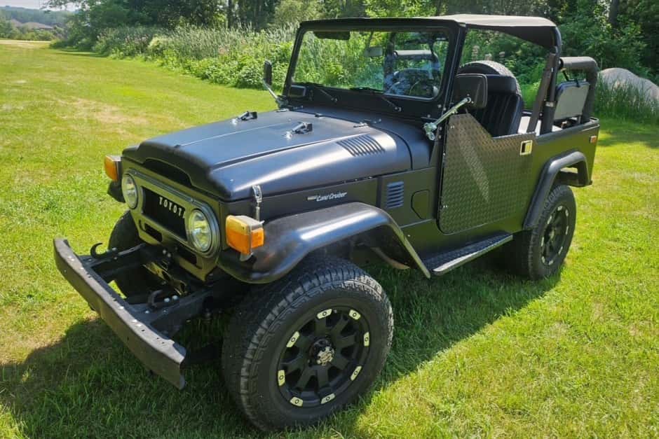 1980 Toyota Land Cruiser FJ40 sold for $15,000