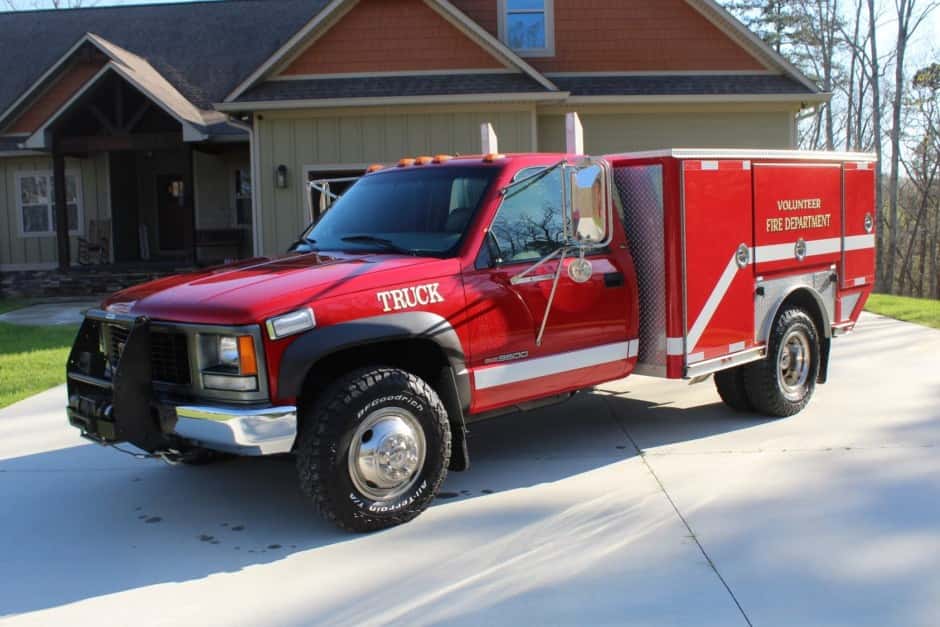 1999 GMC Sierra (GMT400 1988-2002) sold for $18,333