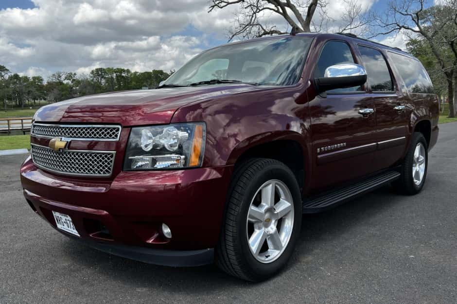 2008 Chevrolet Suburban (GMT900 2007-2014) sold for $20,900