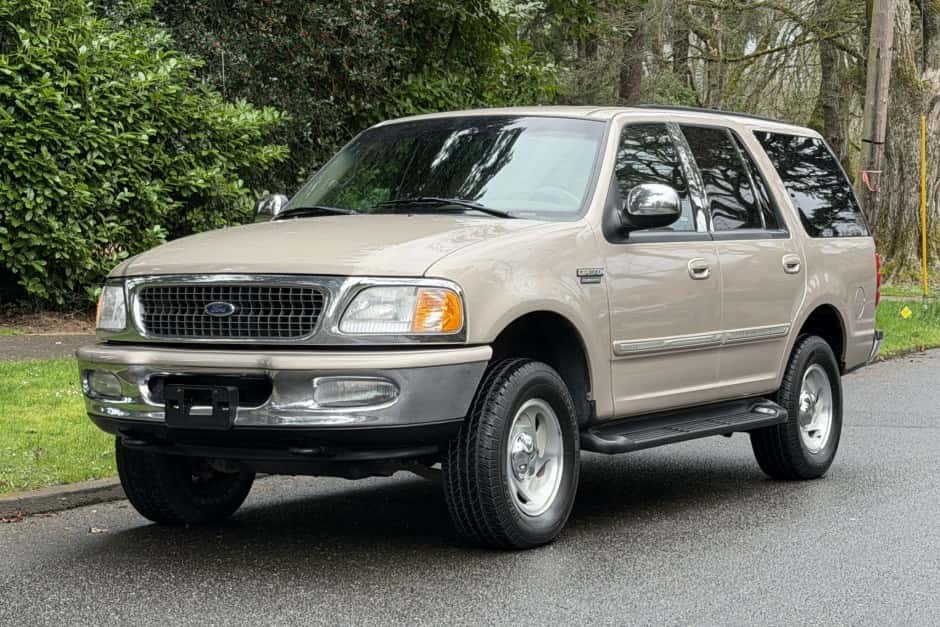 1998 Ford Expedition sold for $9,000