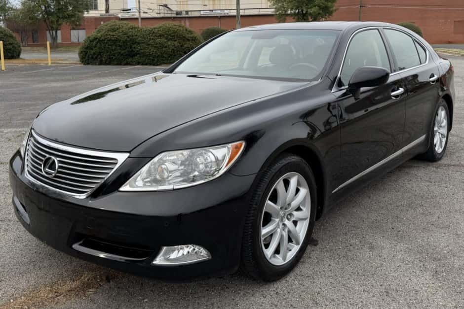 2007 Lexus LS Sedan sold for $13,000