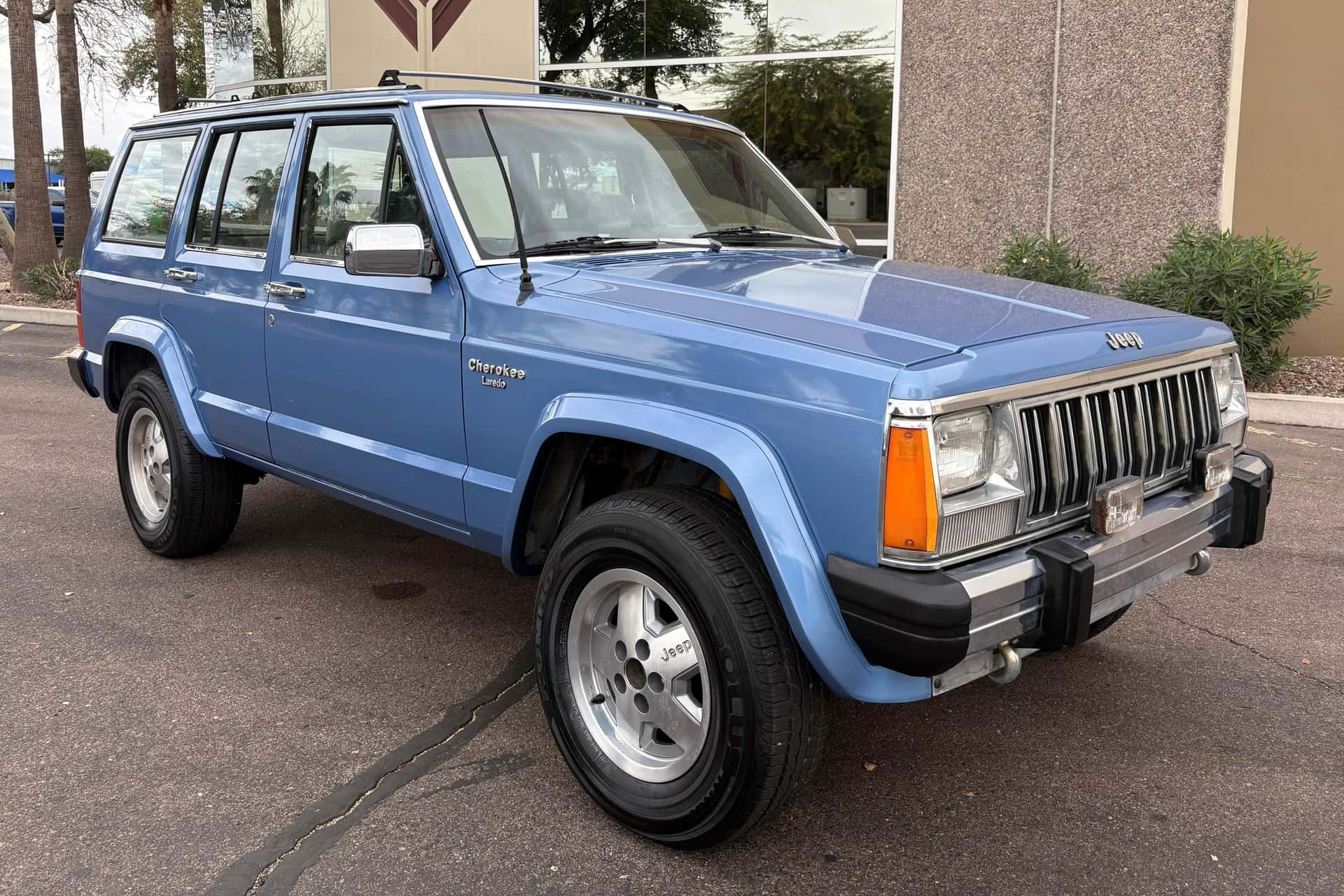 1989 Jeep Cherokee sold for $6,800