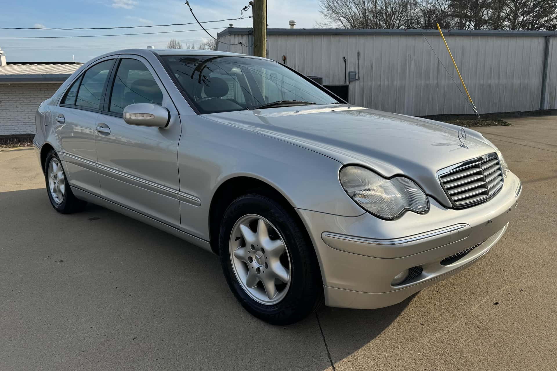 2000 Mercedes-Benz C-Class sold for $7,777