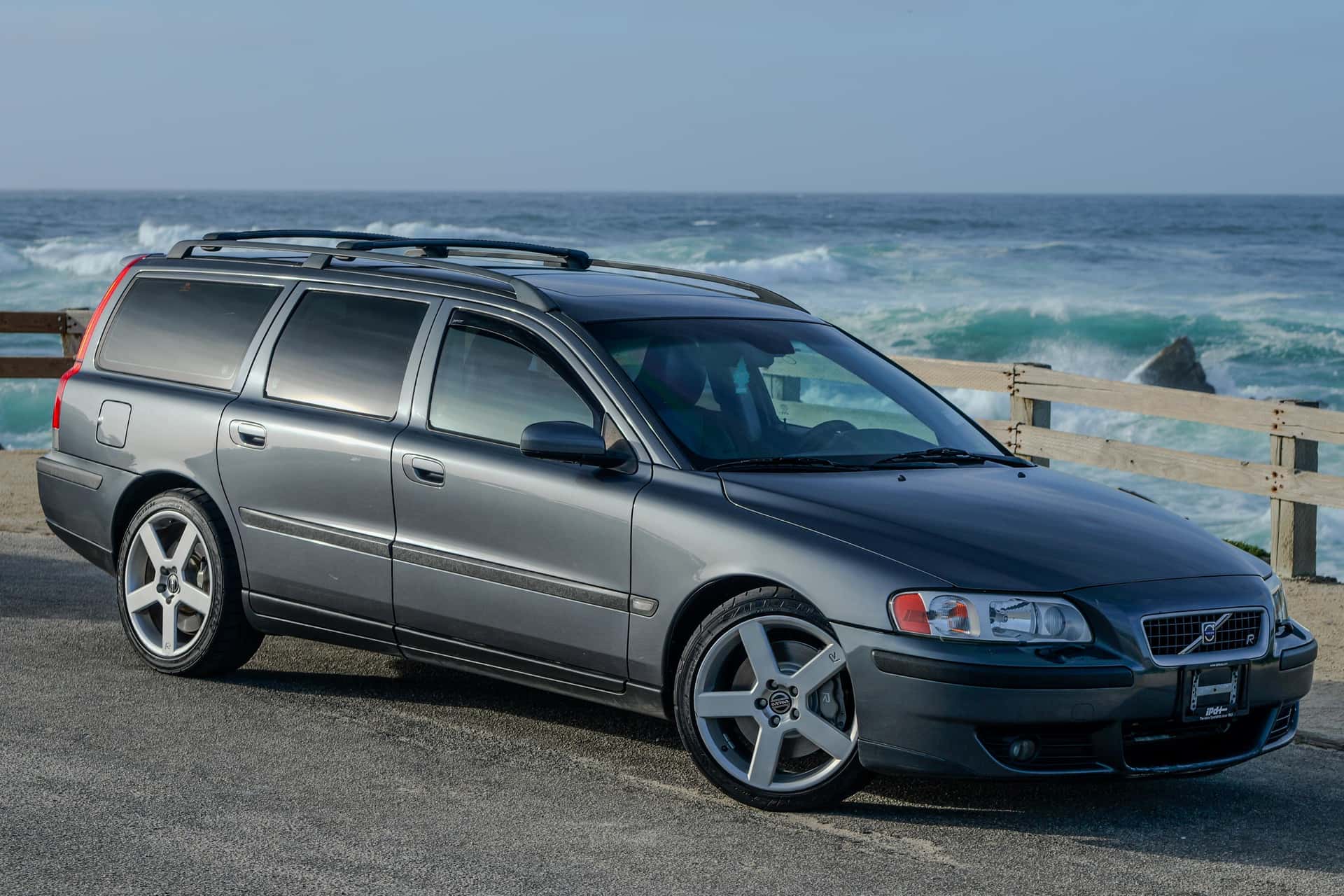 2004 Volvo V70 sold for $11,750