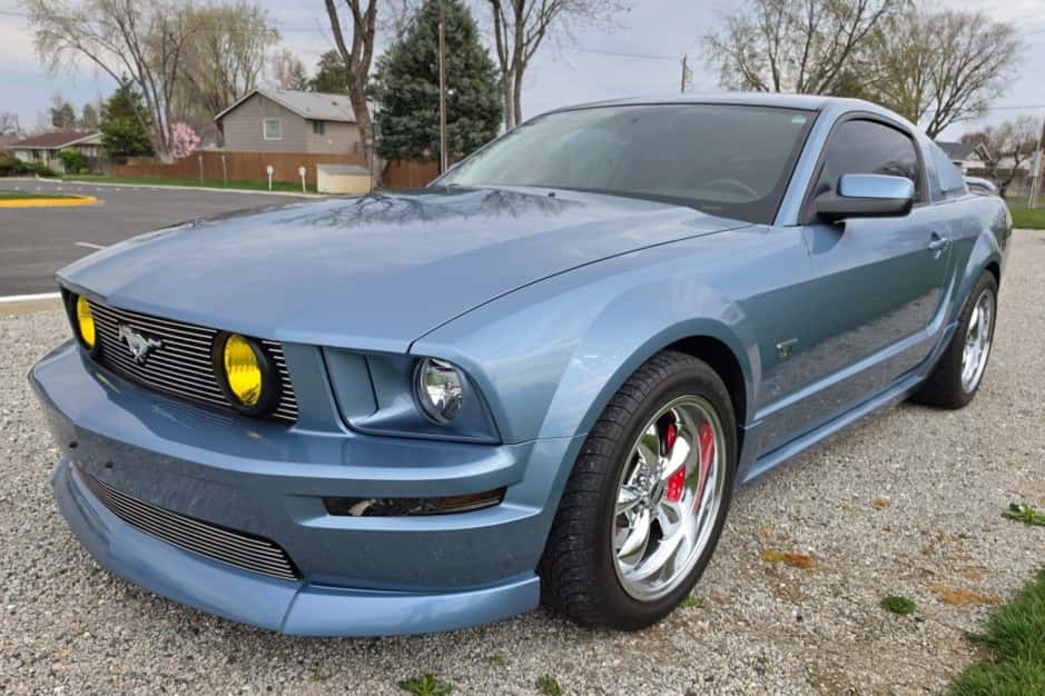 2006 Ford Mustang S197 2005-2014 sold for $14,700