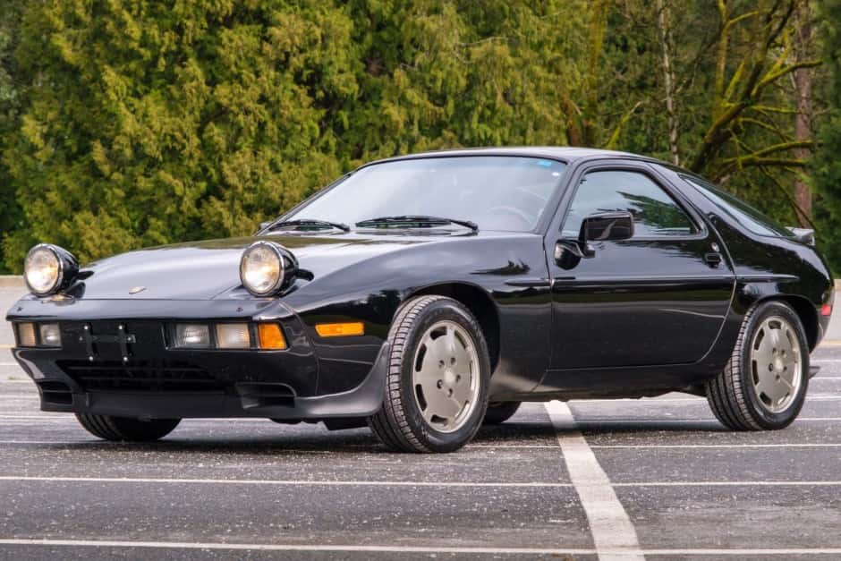 1984 Porsche 928 sold for $22,000