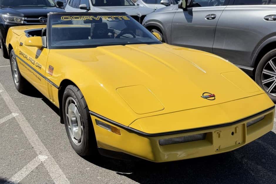 1986 Chevrolet Corvette C4 Convertible (1986-1991) sold for $10,750