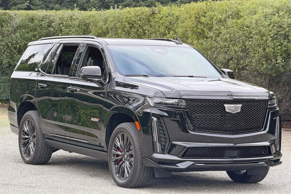2023 Cadillac Escalade T1XL (2021-) sold for $121,000