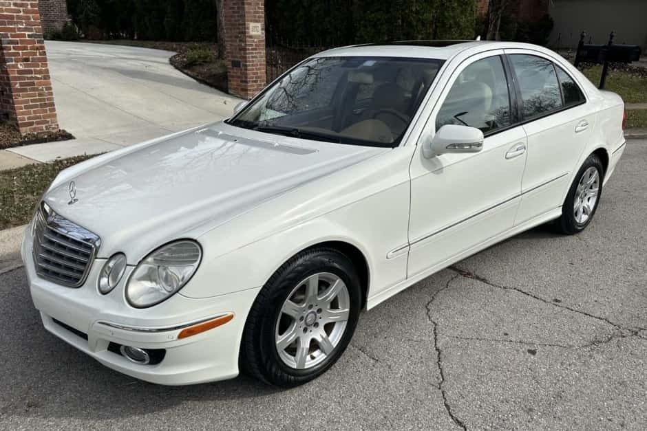 2008 Mercedes-Benz W211 E-Class sold for $4,100