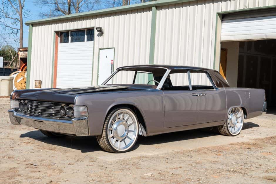 1965 Lincoln Continental (1961-1969) sold for $27,500