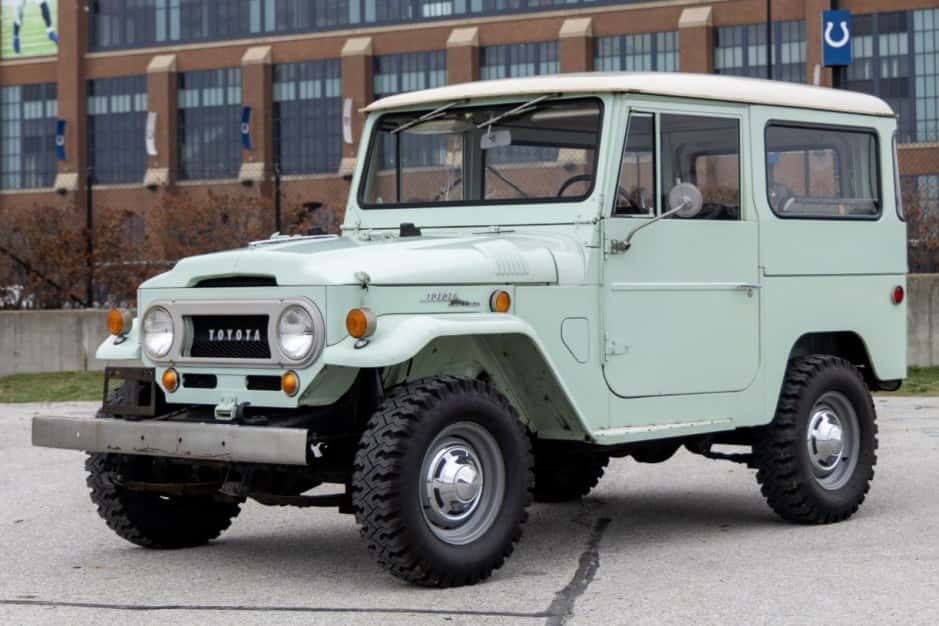 1969 Toyota Land Cruiser FJ40 sold for $27,000