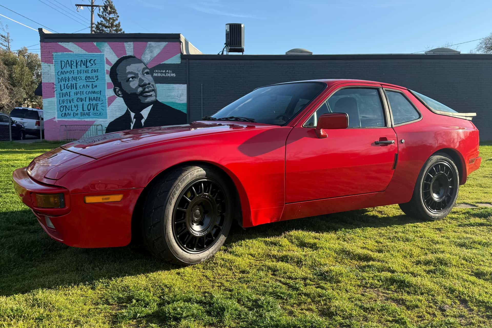 1986 Porsche 944 sold for $11,005