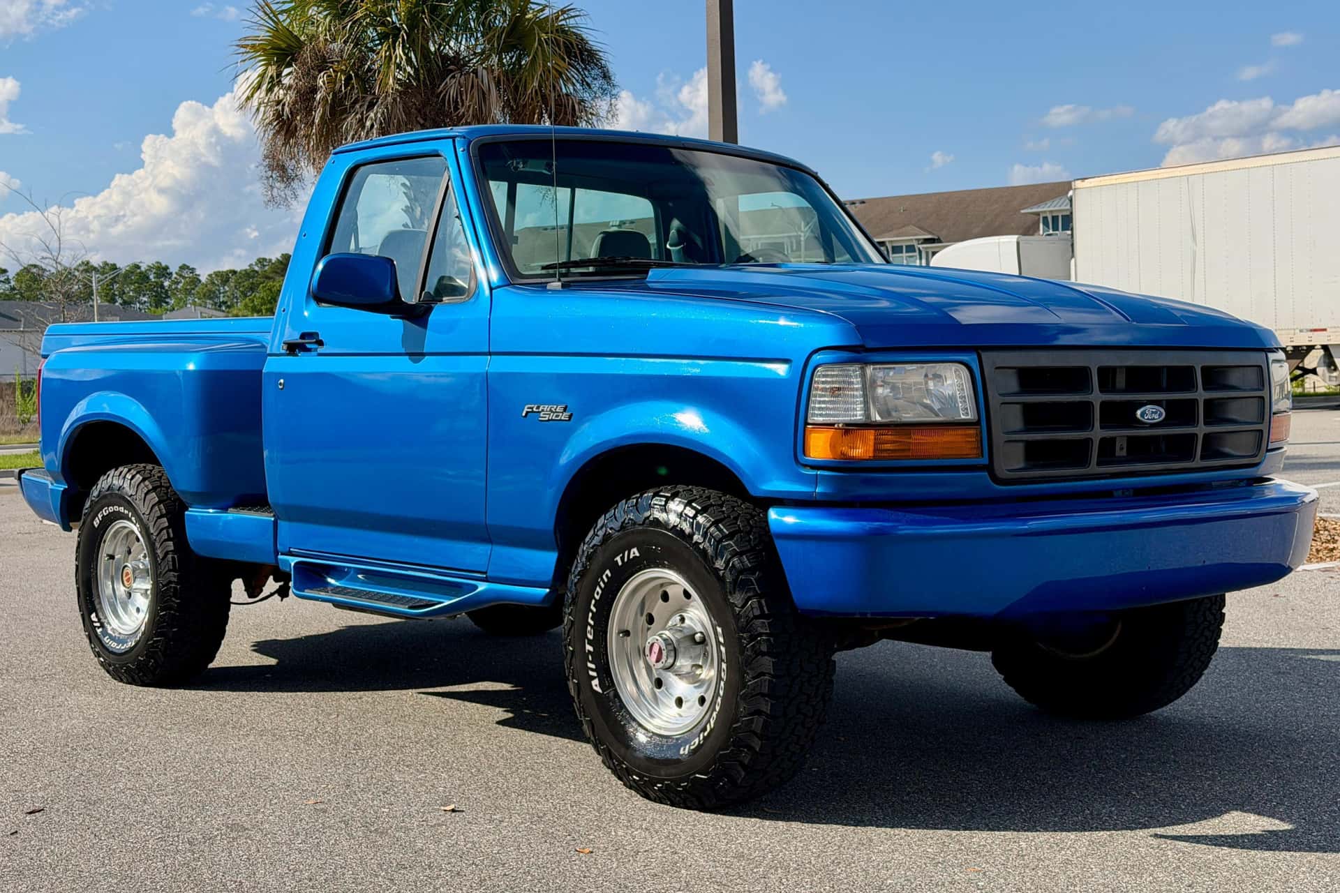 1992 Ford F-150 sold for $16,000