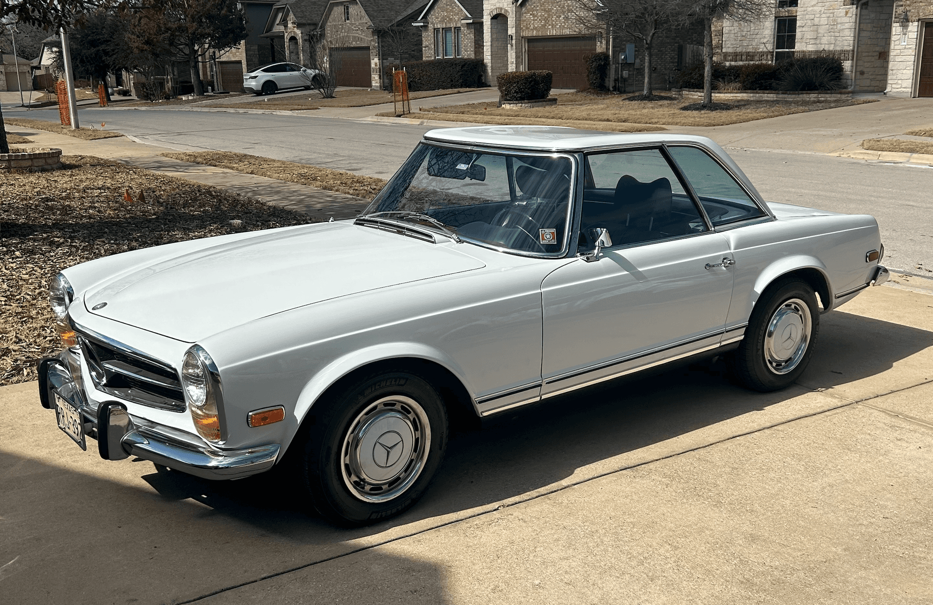 1969 Mercedes-Benz 280SL sold for $79,000