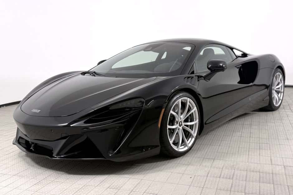 2024 McLaren Artura sold for $180,000