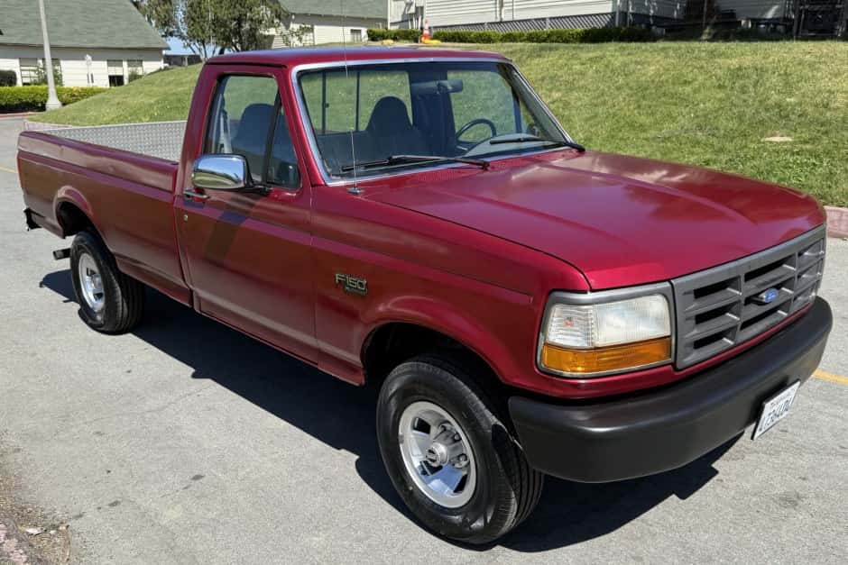 1995 Ford F-Series 1992-1997 sold for $8,600