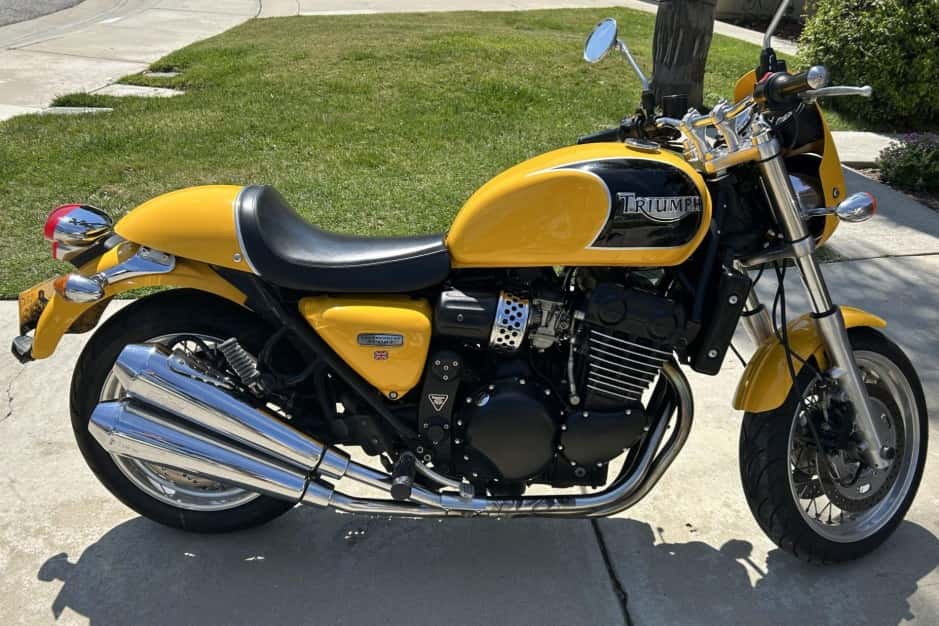 1999 Triumph Thunderbird 900 sold for $2,665