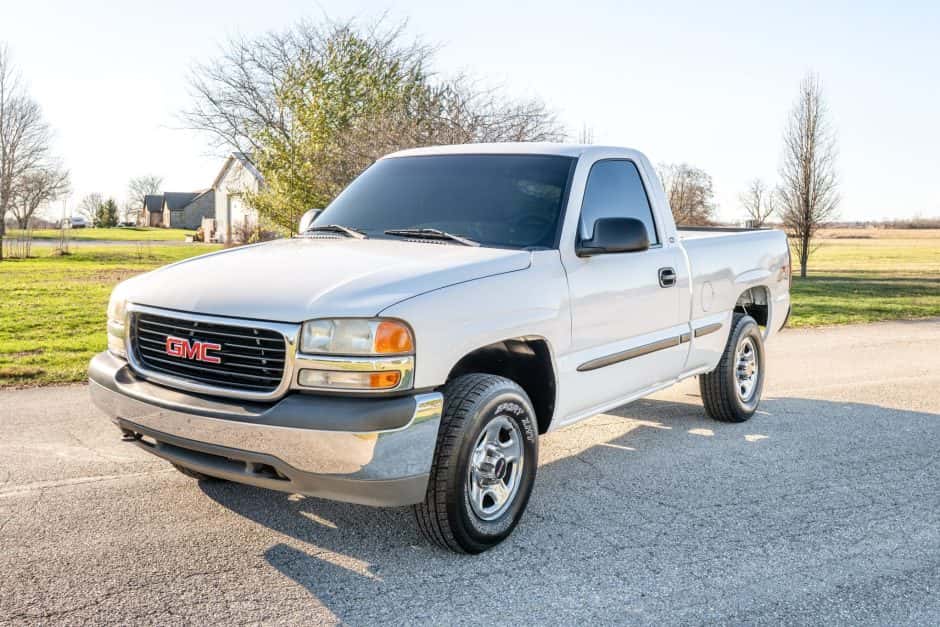 2000 GMC Sierra (GMT800 1999-2007) sold for $25,250
