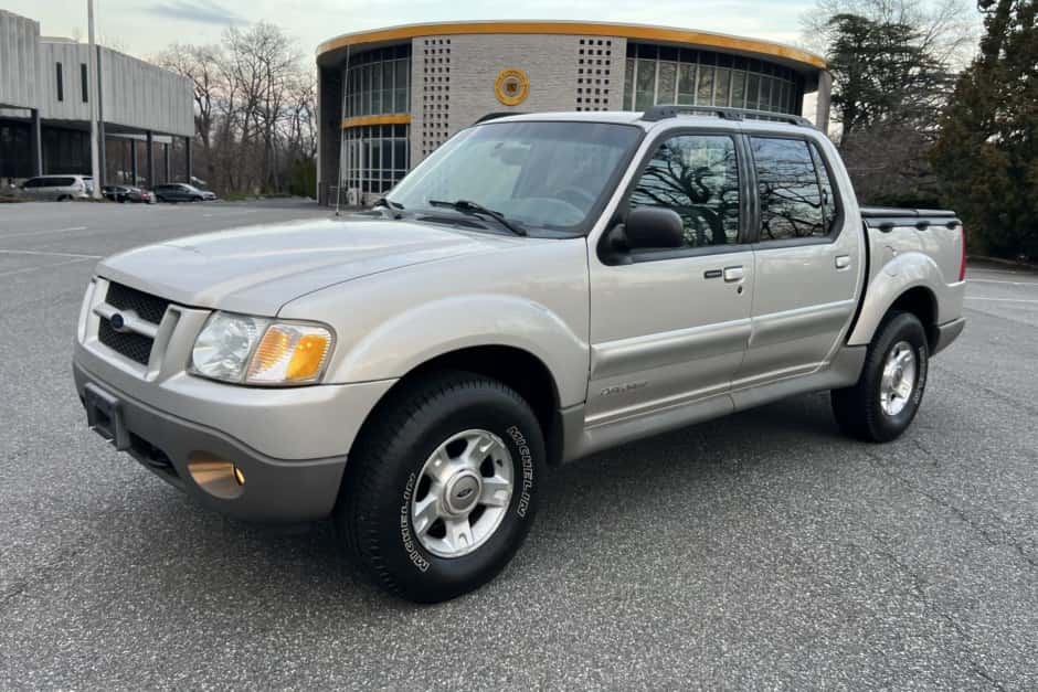 2002 Ford Explorer Sport Trac sold for $7,550