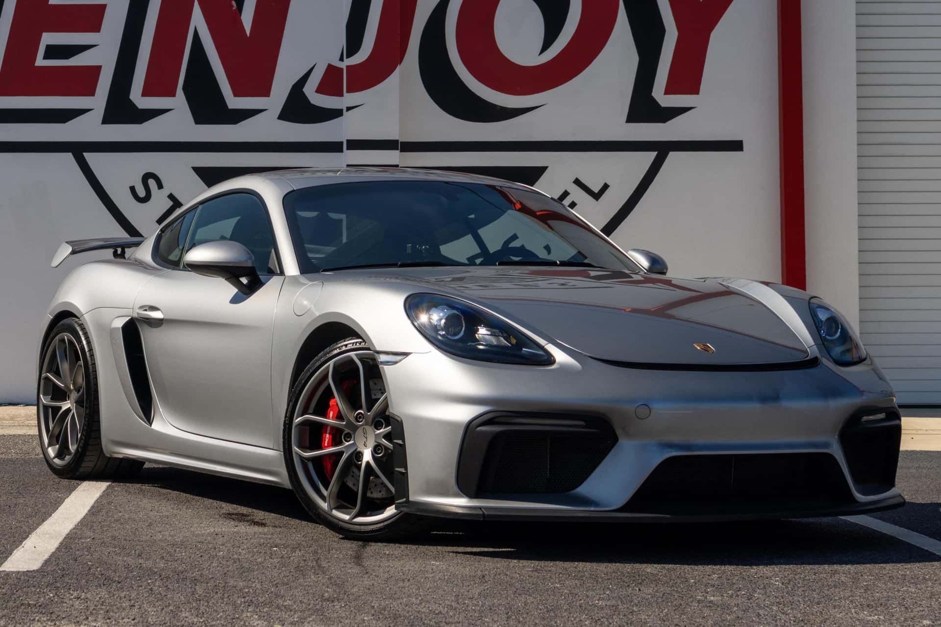2020 Porsche 718 Cayman sold for $94,375