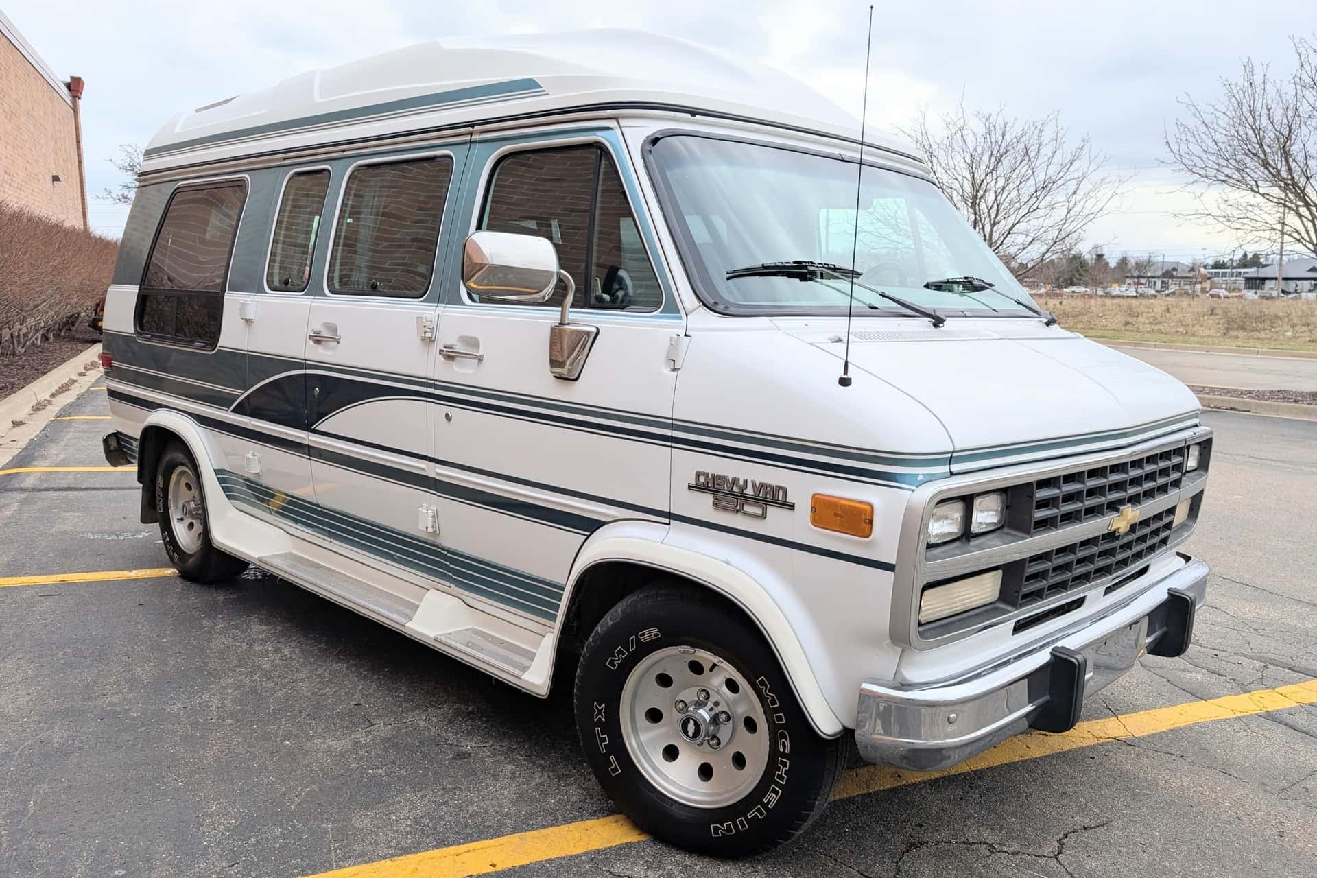 1993 Chevrolet G20 sold for $8,000