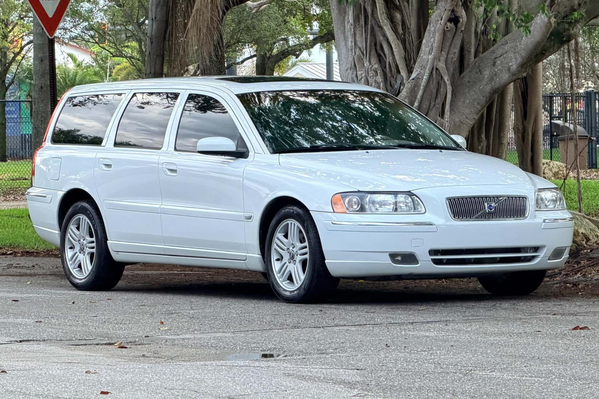 2006 Volvo V70 sold for $6,600