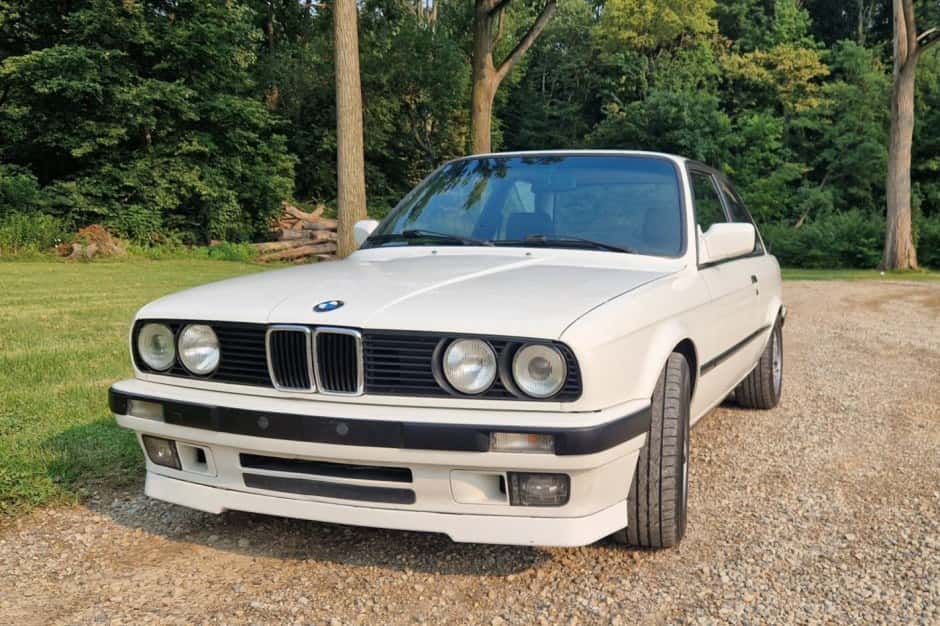 1991 BMW E30 3-Series Coupe sold for $9,400