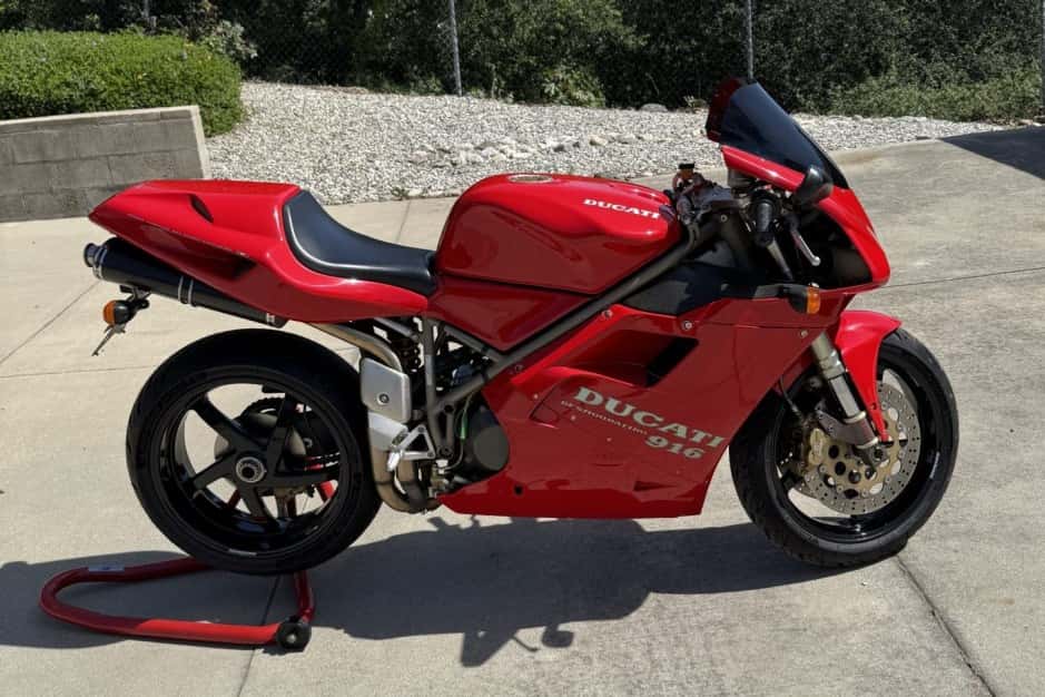 1995 Ducati 916 sold for $11,000
