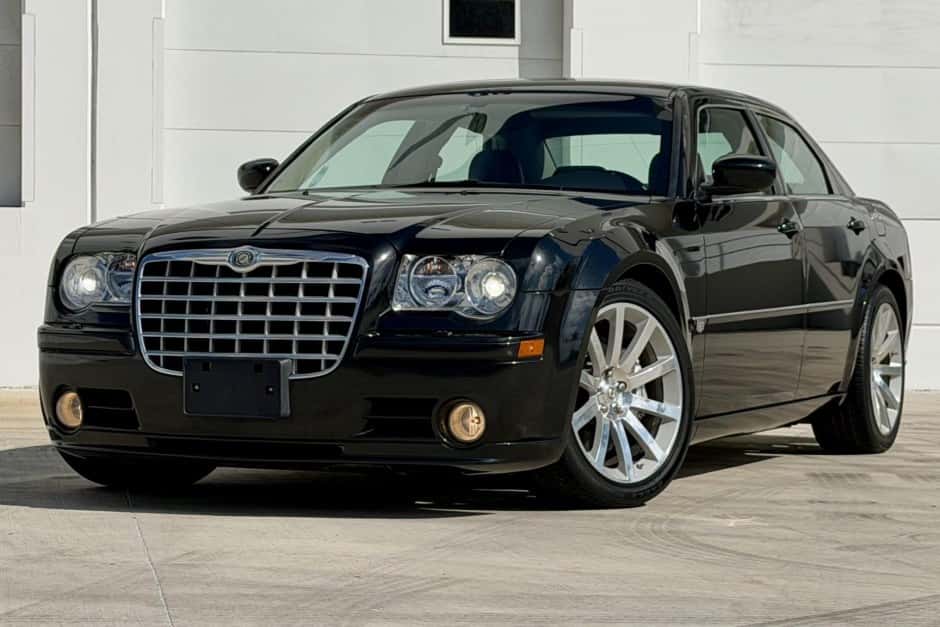 2006 Chrysler 300 (2005-2023) sold for $26,500