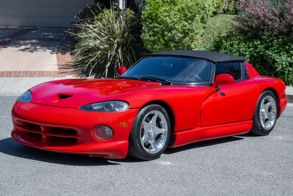 1998 Dodge Viper SR II (1996-2002) sold for $40,000