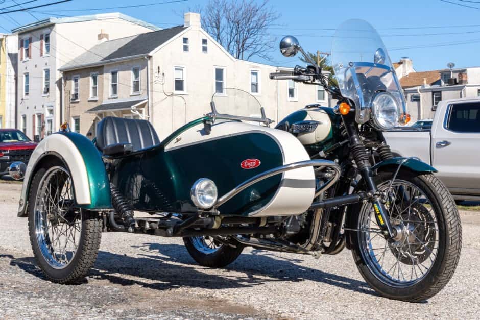 2010 Triumph New Bonneville (2000+) sold for $11,250