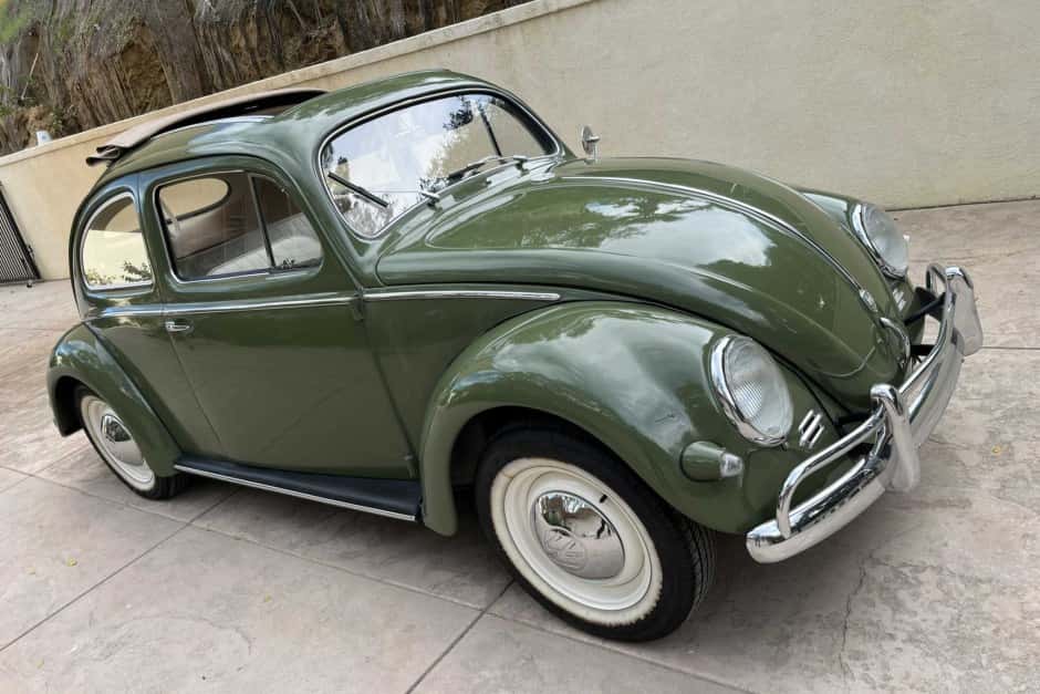 1957 Volkswagen Beetle (Oval Window) sold for $23,000