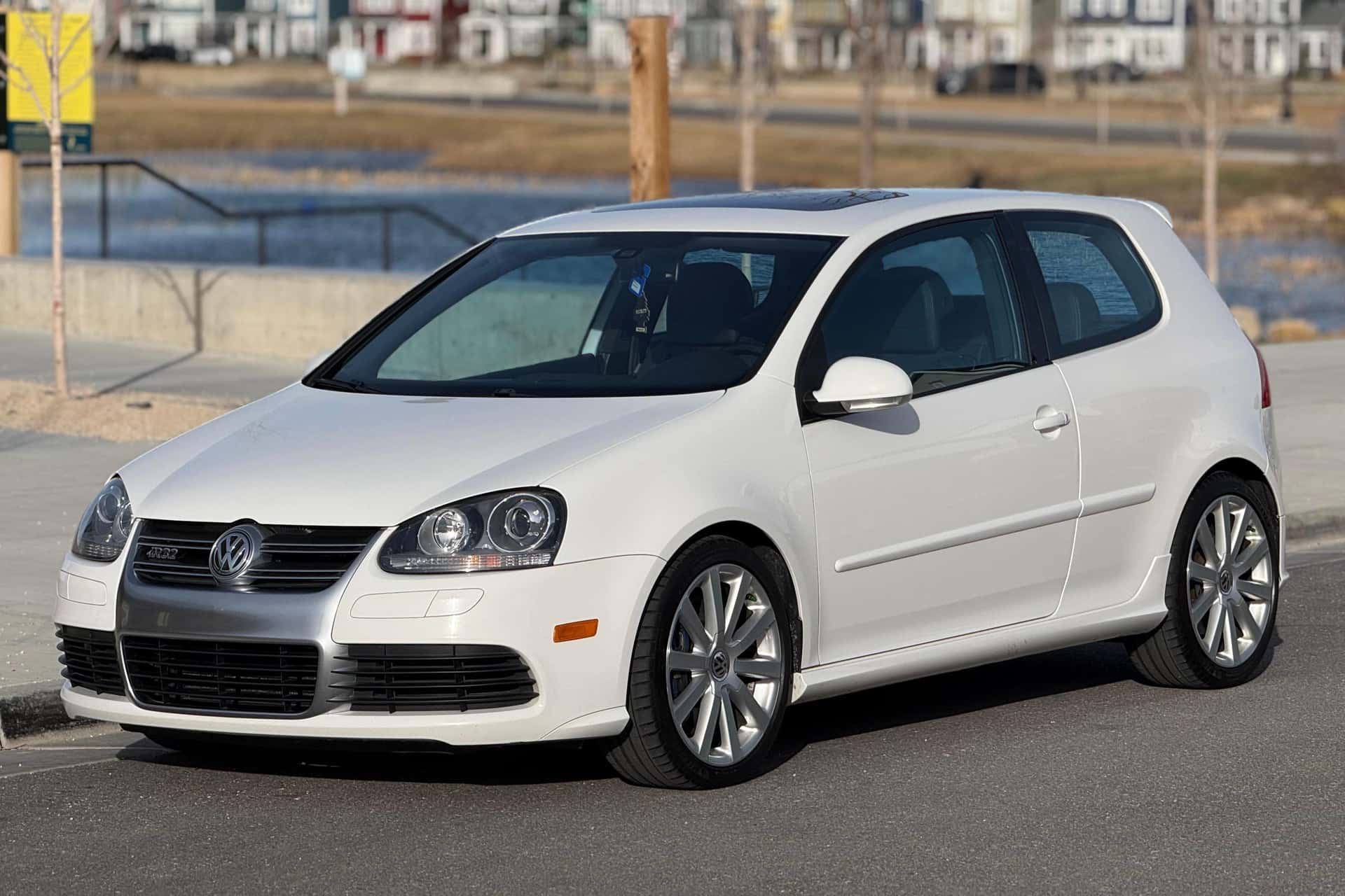 2008 Volkswagen R32 sold for $13,100