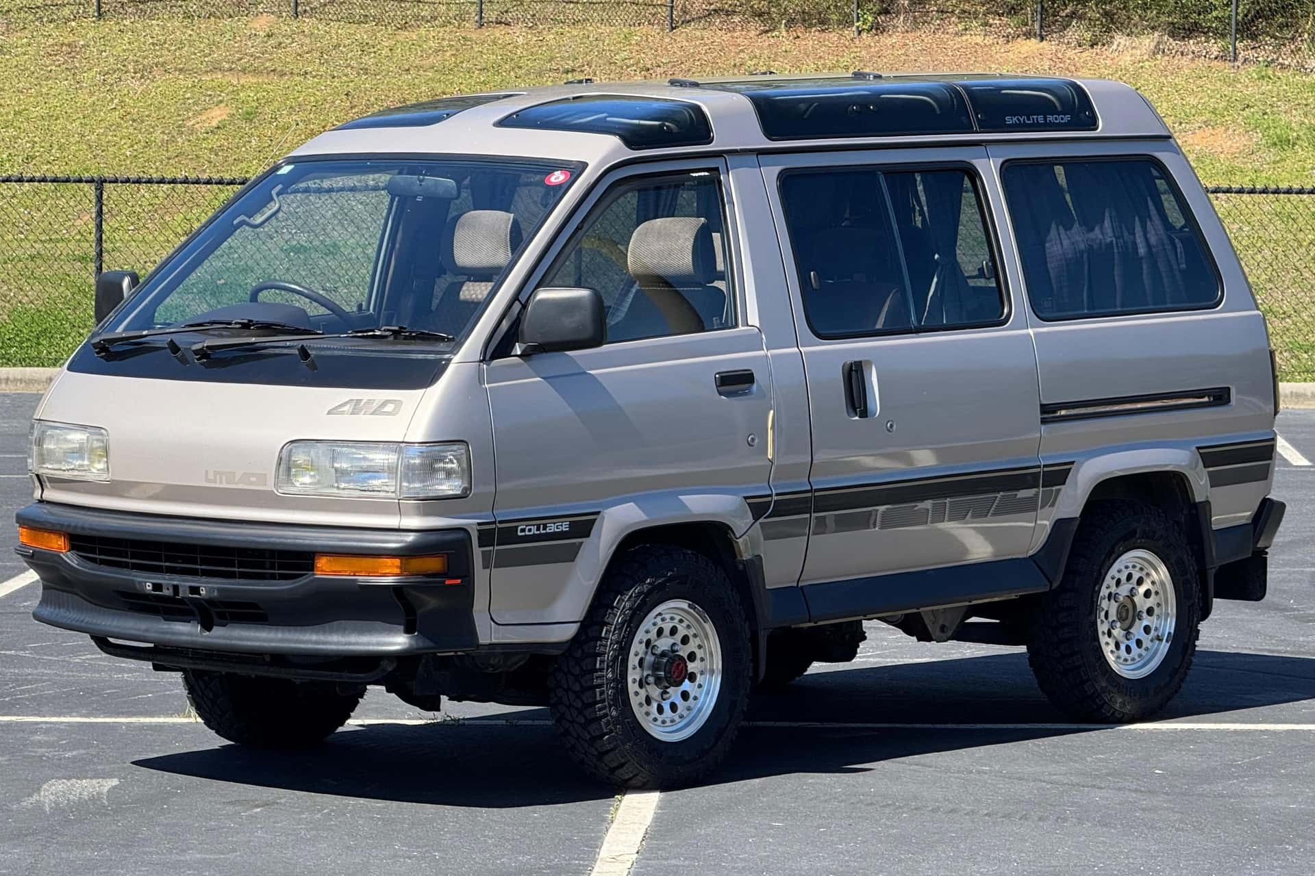1990 Toyota Liteace sold for $10,000
