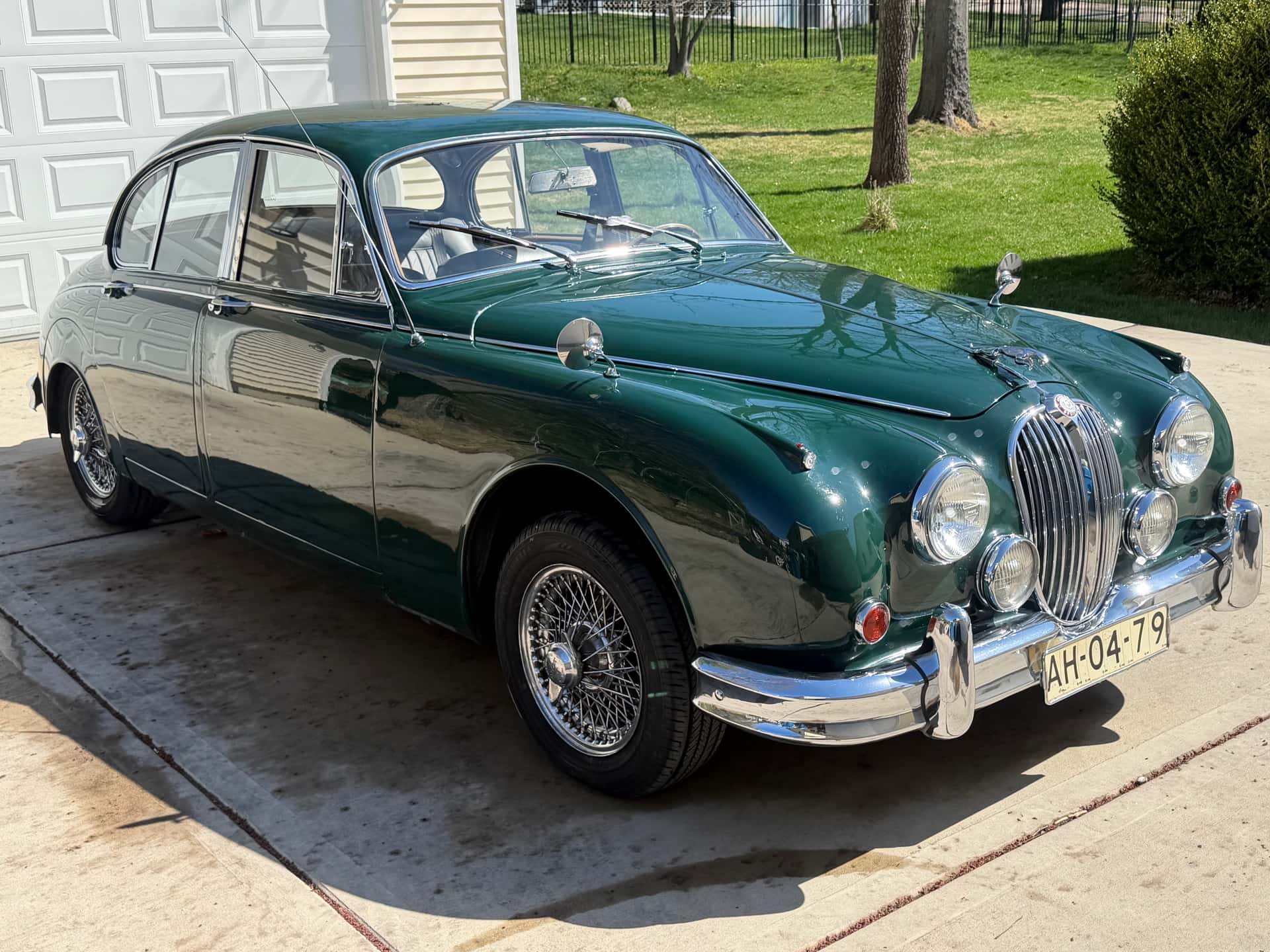 1966 Jaguar Mark II sold for $32,000
