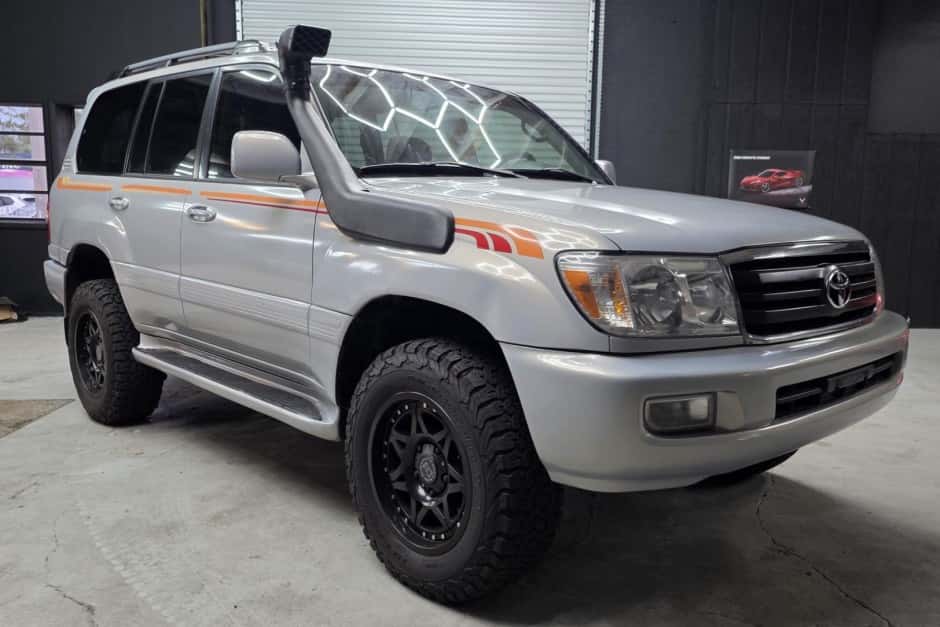 2006 Toyota Land Cruiser 100-Series sold for $4,300