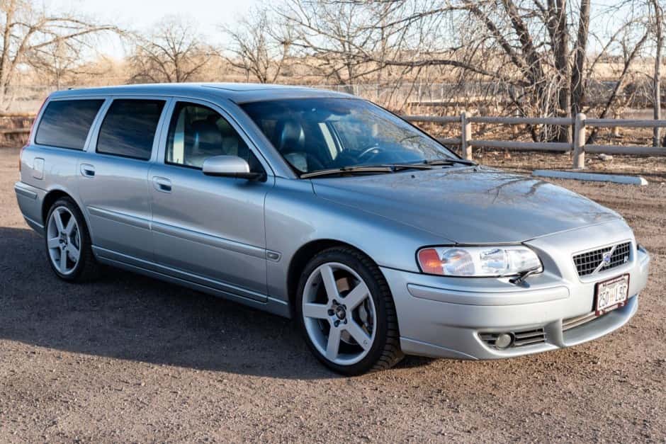 2006 Volvo V70R sold for $25,500
