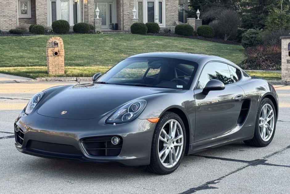 2014 Porsche 981 Cayman sold for $44,000