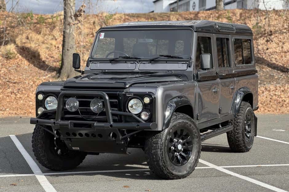 0 Land Rover 110 / Defender 110 (Euro Spec) sold for $26,500