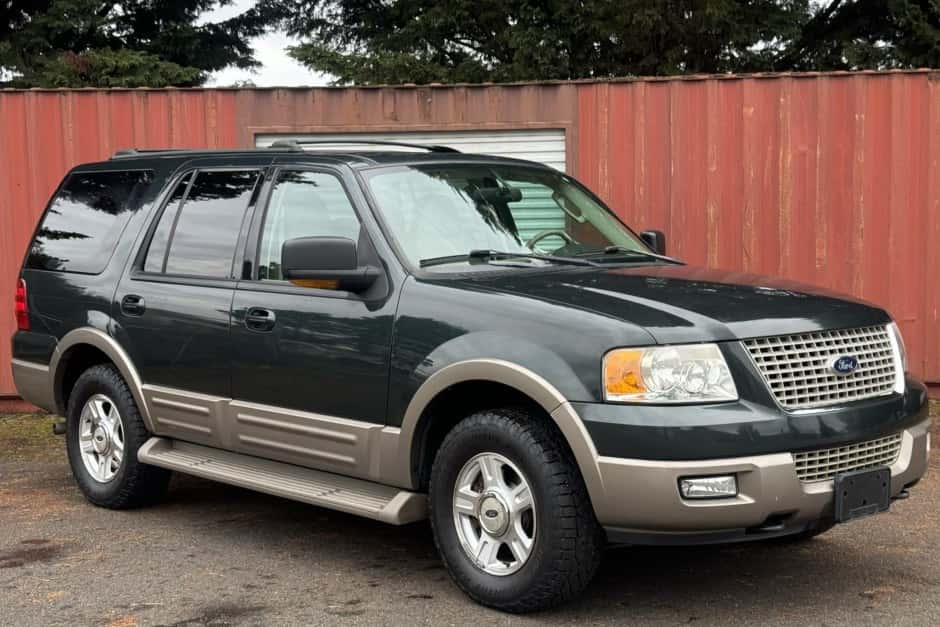 2003 Ford Expedition sold for $8,850