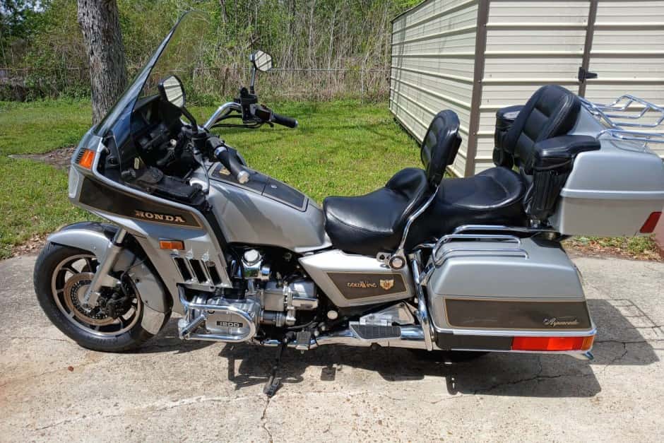 1986 Honda Gold Wing sold for $1,600