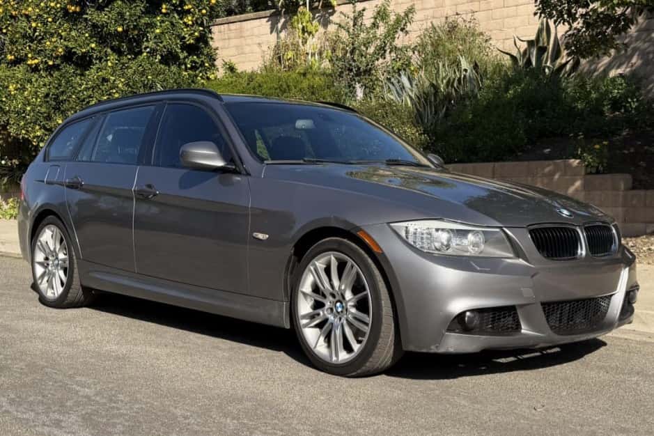 2011 BMW E91 3-Series Touring sold for $14,280