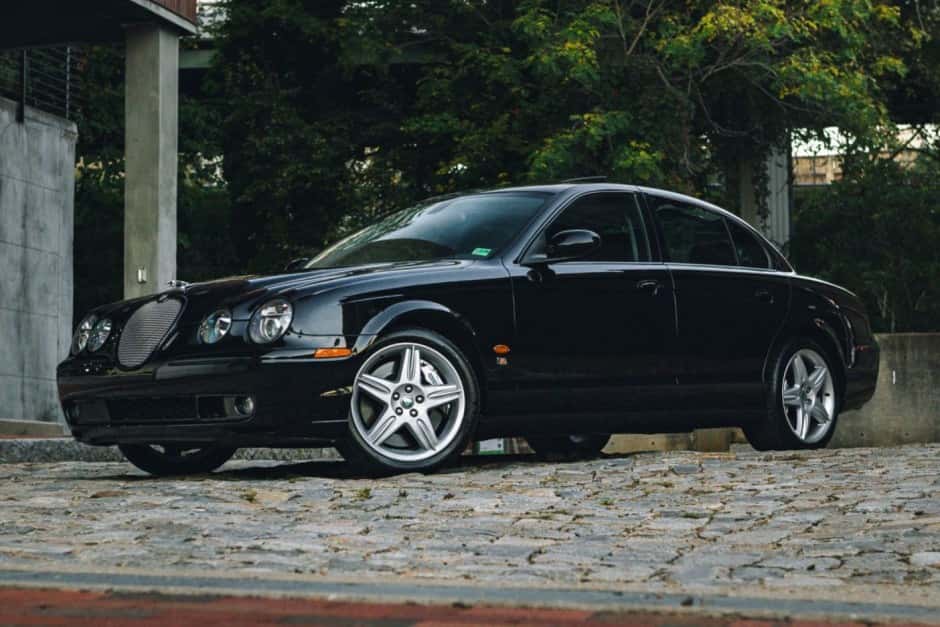 2004 Jaguar S-Type (1999-2007) sold for $18,500