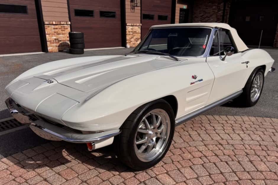1964 Chevrolet Corvette C2 (1964) sold for $70,000