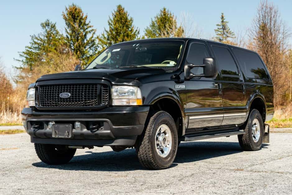 2003 Ford Excursion sold for $62,500