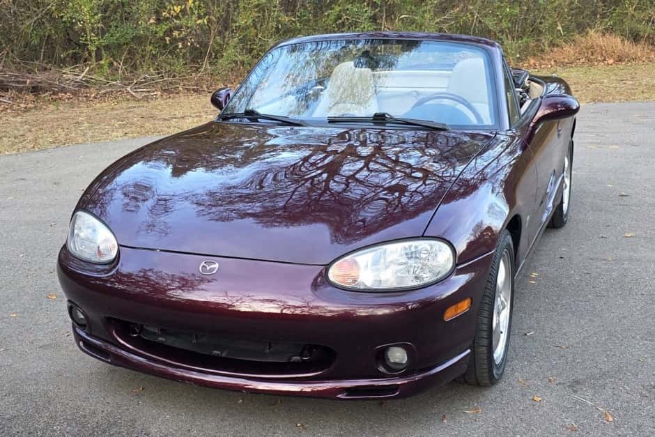 2000 Mazda NB MX-5 Miata sold for $10,100