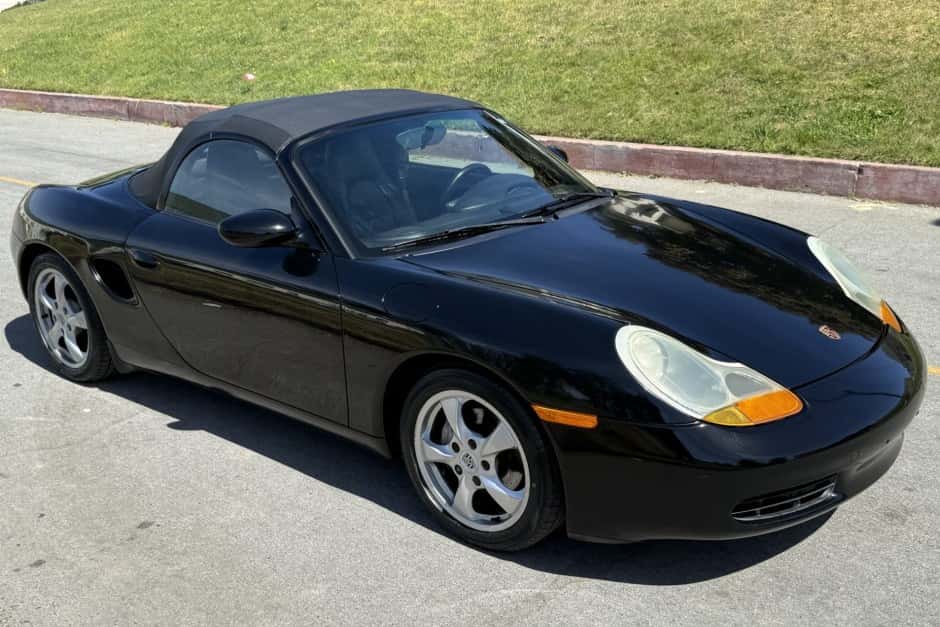 2002 Porsche 986 Boxster sold for $7,300