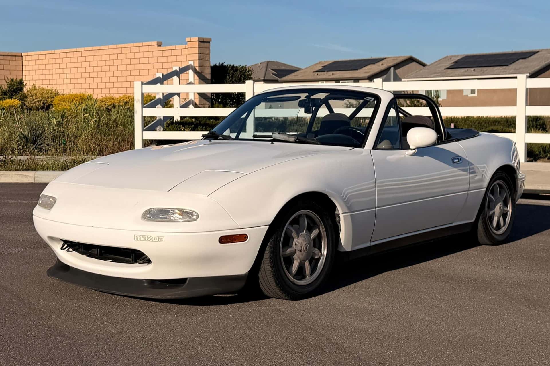 1991 Mazda NA Miata sold for $10,400
