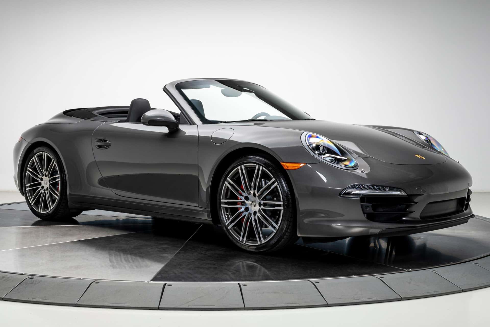 2016 Porsche 991 911 sold for $105,500