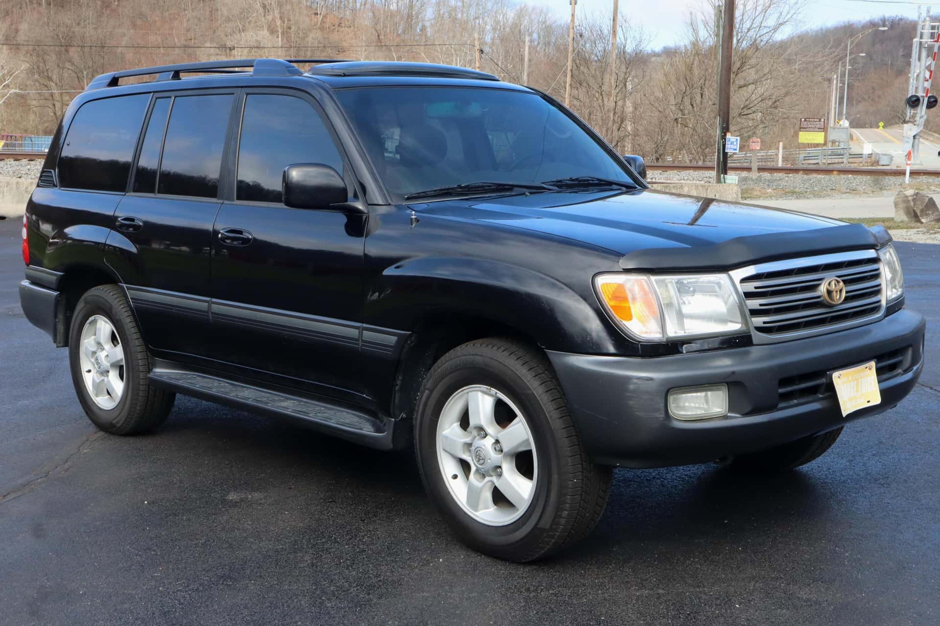 2004 Toyota Land Cruiser sold for $8,700